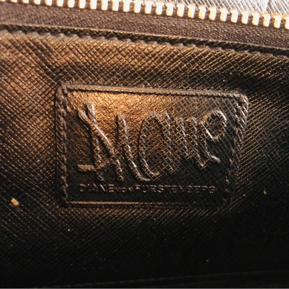 DIANE by Diane Bon Furstenberg DVF animal print zip wallet fits mobile - Picture 4 of 9